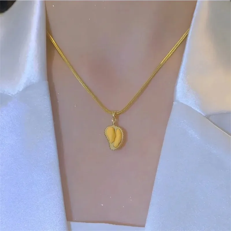 Collana con ciondolo Durian simulato in acciaio al titanio per uomini e donne Accessori personalizzati per gioielli hip-hop alla moda