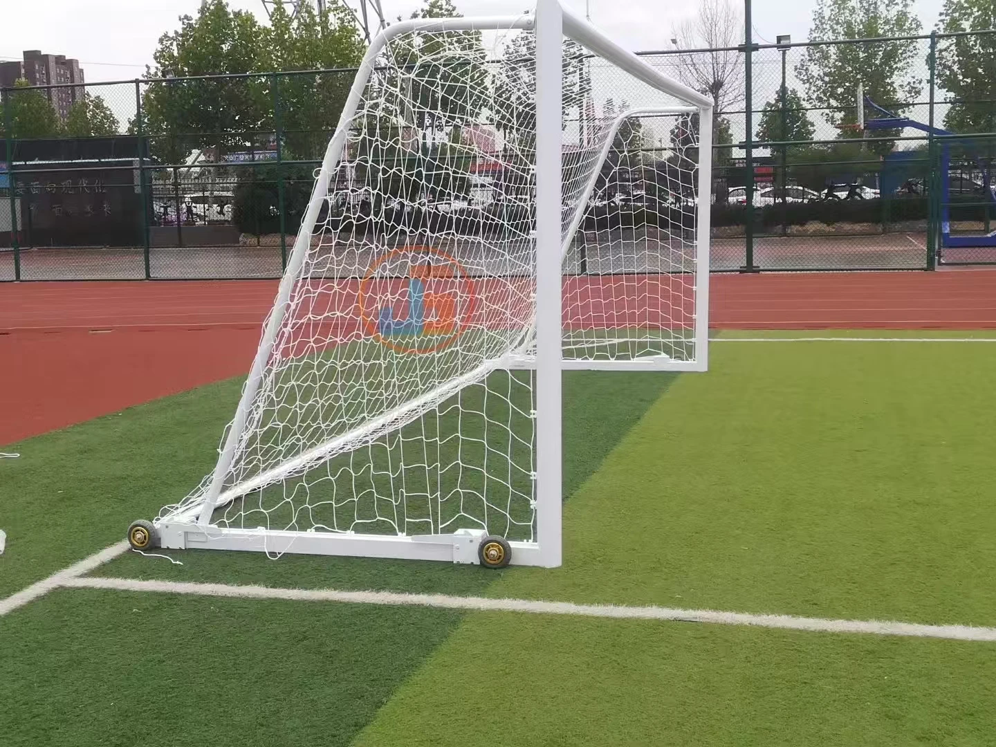 Bewegliches 24 * 8 Fuß professionelles Fußballtor in voller Größe aus Aluminium, tragbares Fußballtor