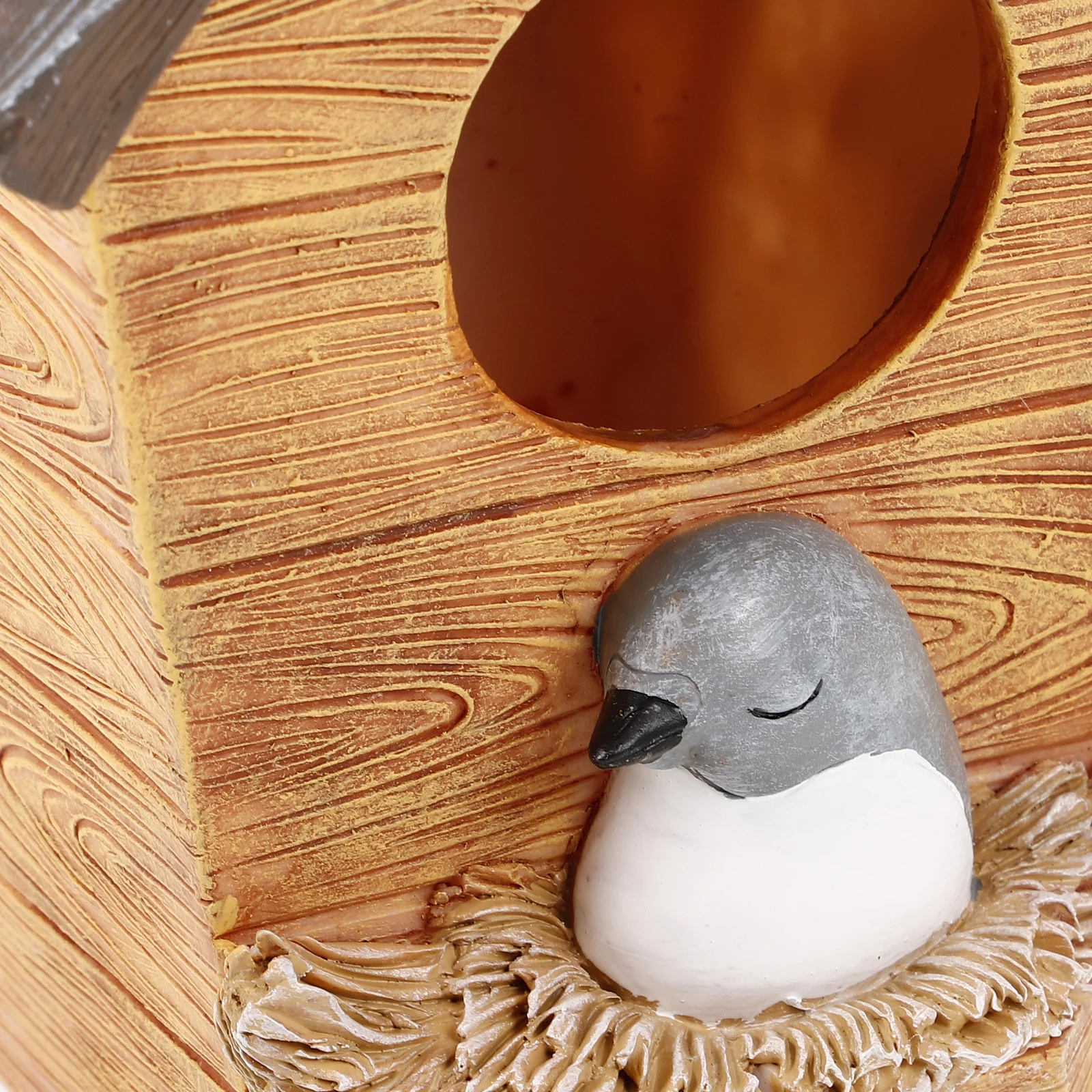 

Outdoor Hanging Resin Bird House Durable Waterproof Shelter Garden Ornament for Birds Resin Bird House Garden Decoration