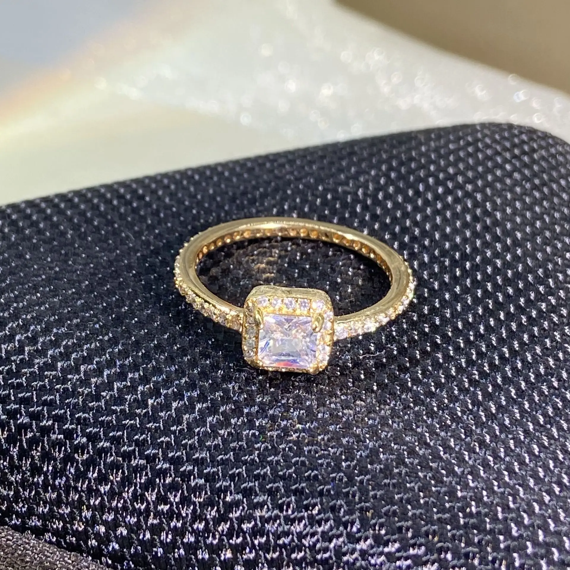 

Simple 18K Gold Super-Shimmering Princess Square Full Diamond Couple Ring For Women Zircon Silver-Plated Christmas Gift Jewelry