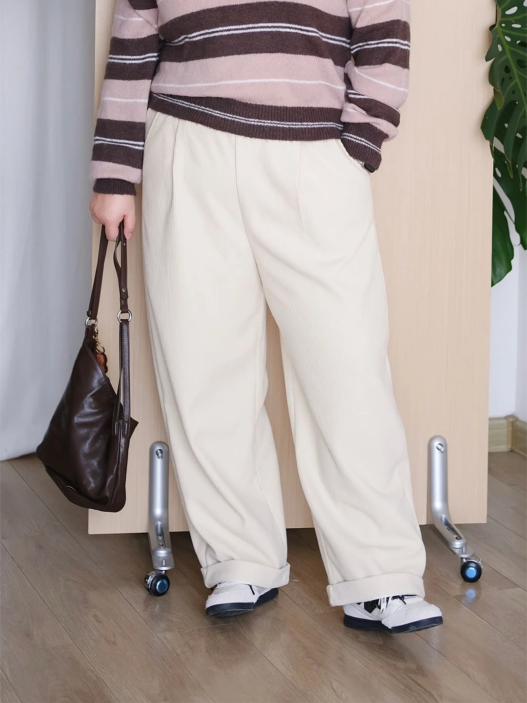 

Корейские винтажные вельветовые брюки с отворотами на манжетах, широкие, с высокой талией, прямого кроя, для повседневной носки, из полиэстера