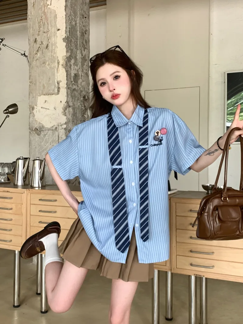 

Chic Blue Striped Loose Short Sleeve Shirt Women's Summer Slimming Versatile College Style Button up Casual Fashion Top