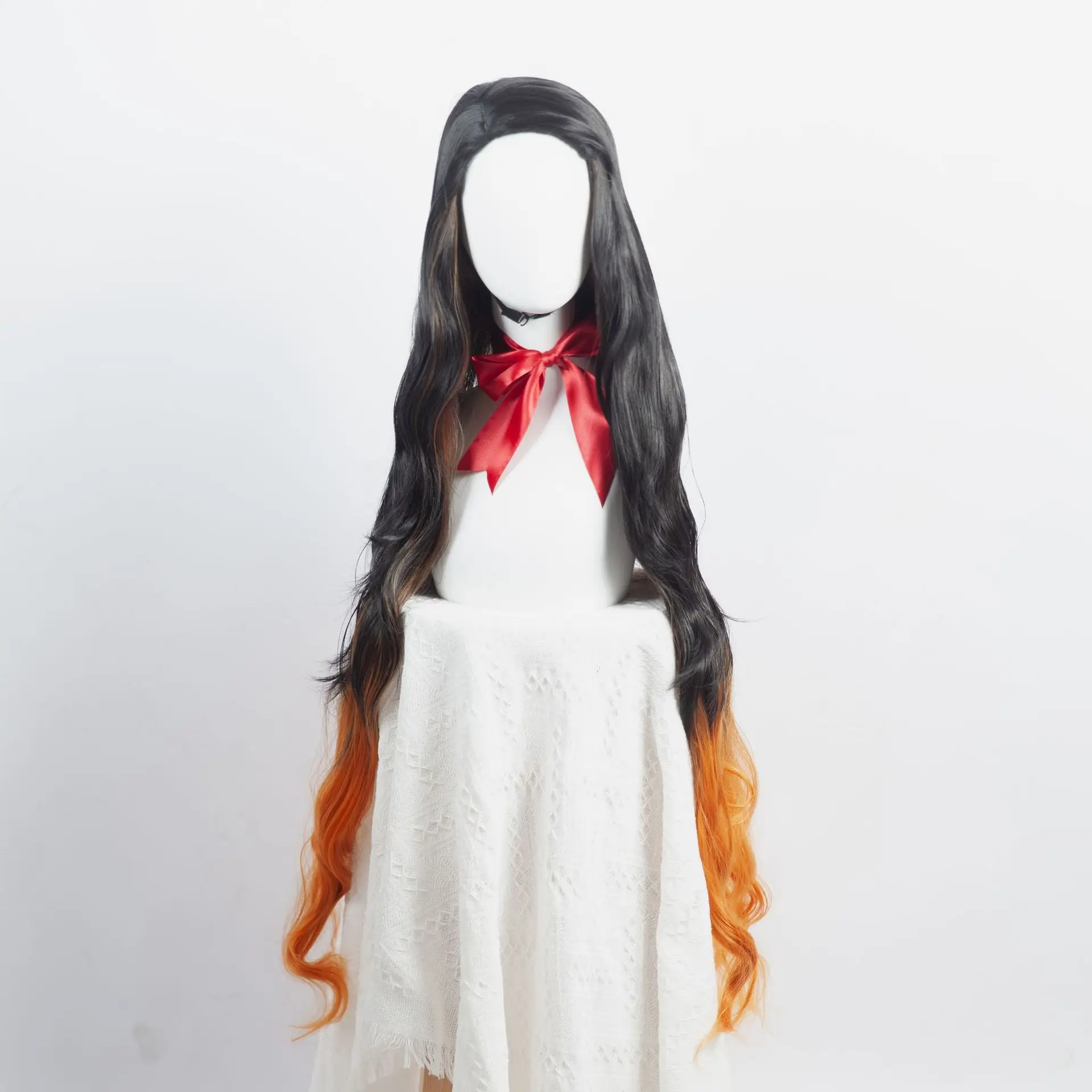 Personagem de anime Nezuko Kamado gradiente longo rolagem peruca cosplay fundida mercadorias