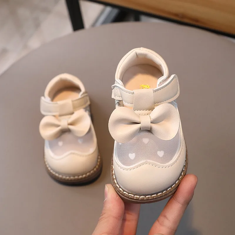 Spring and autumn shoes for baby girls Soft soled toddler shoes for girls 1-2 years old