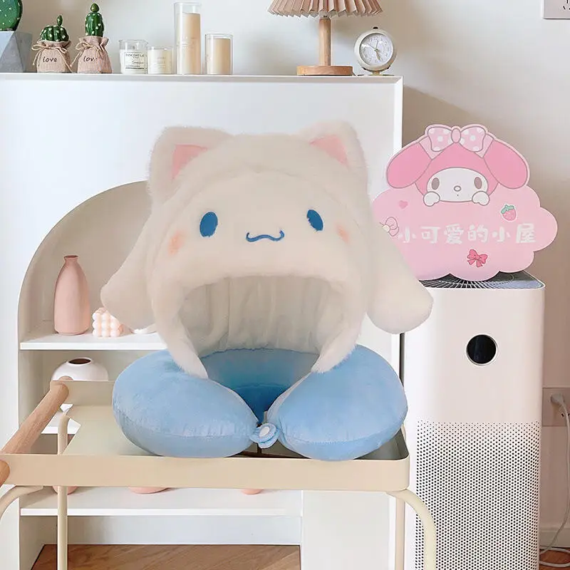 Anime carino Chiikawa con cappuccio a forma di U collo ghetta cuscino cuscino da viaggio cartone animato Kawaii Hello Kitty cappello da donna caldo berretto di peluche