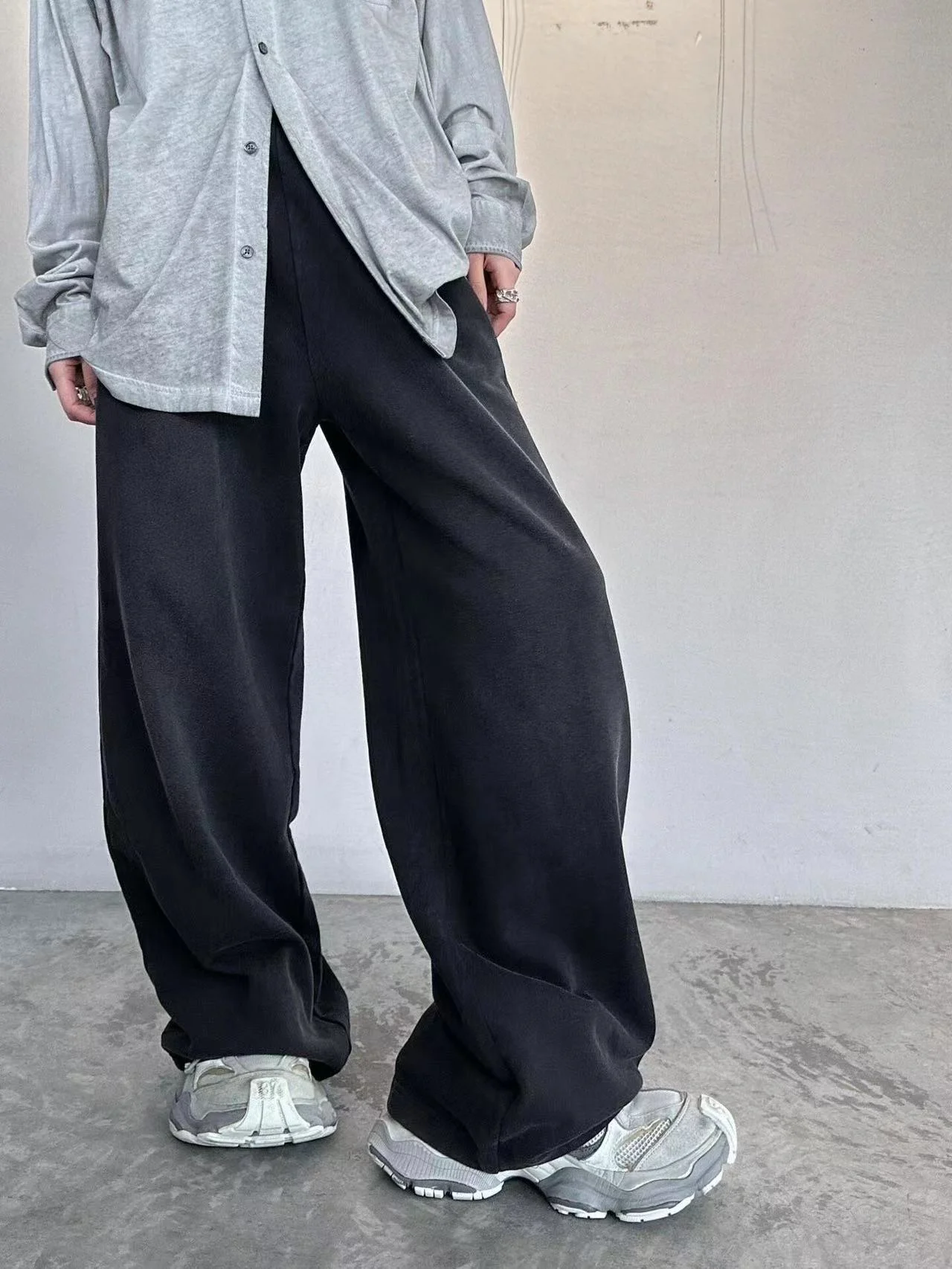 

Washed out Zipper Loose Straight Leg Sweatpants Unisex Casual Micro Flared Pants Classic Style Cotton Straight Tube Trousers