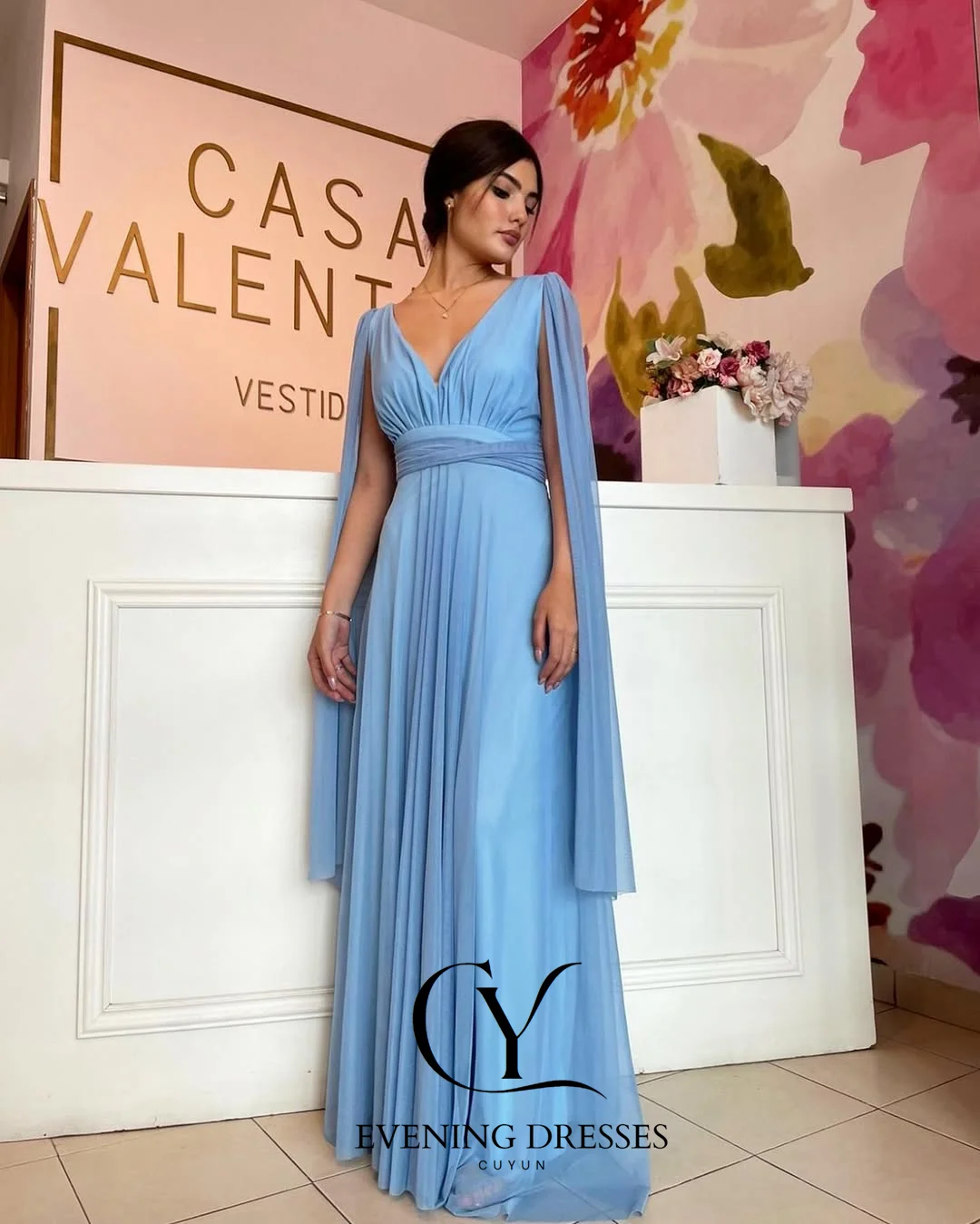 CUYUN シフォンサマーフォーマルドレス V ネックケープスリーブロングウエディングドレスカスタマイズされた A ライン結婚式のゲストドレス女性のための