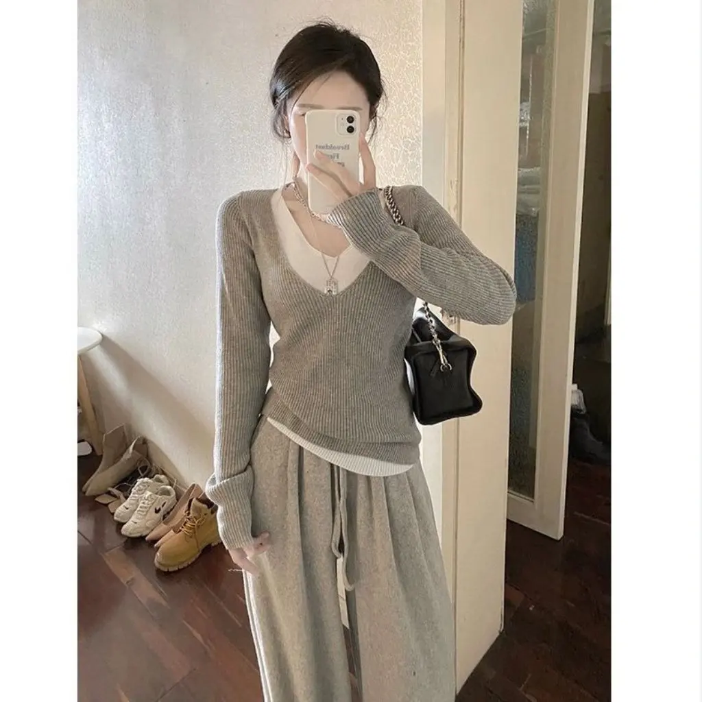 

Women's V-Neck Sweater Fake Two-Piece Autumn Winter Early Gray Underwear Top for Casual Wear