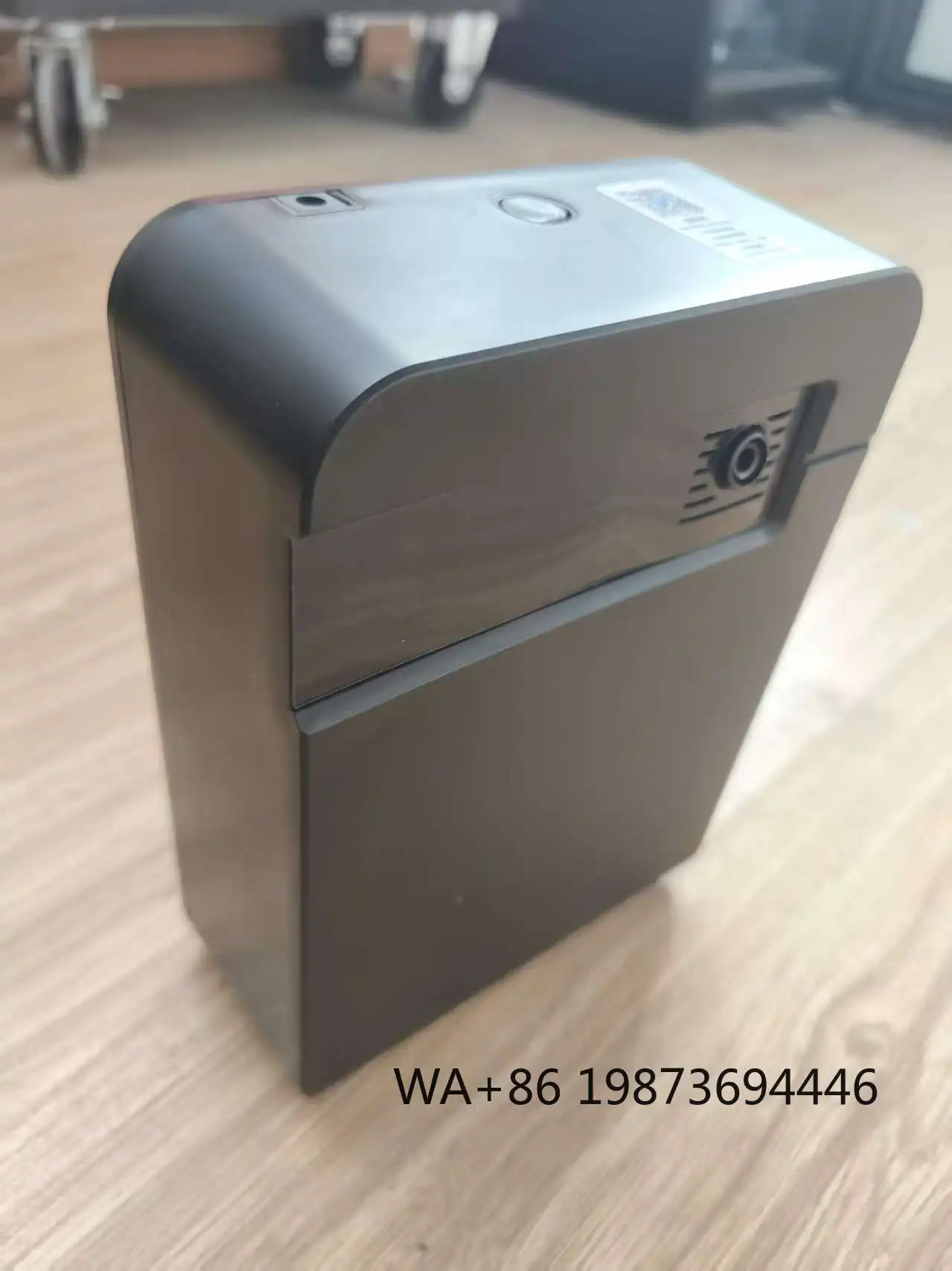 Low-noise 180ml aroma diffuser, DC12V portable  for spa retail space indoor fragrance diffusion use
