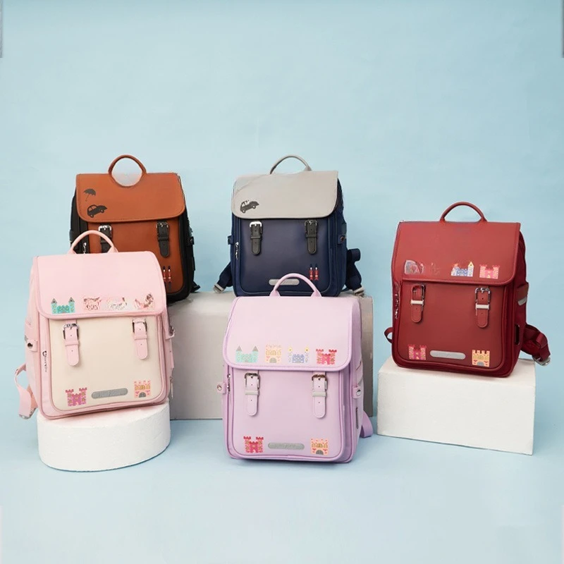 

The Spine, Ultra-light and Large-capacity Schoolbag for Primary and Secondary School Students