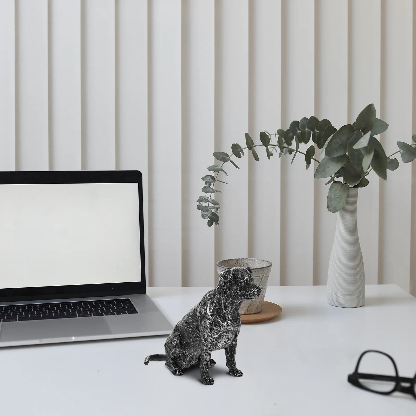 Statue Handcrafted Resin Dog Ornament for Desktop Balcony Garden Room Decor Cute Animal Home Garden Gift Idea