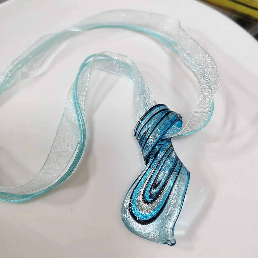 1PCS Handmade Murano Lampwork Glass Quartz Crystal  Spiral Pendant Blue Gauze Belt Necklace Flower Glaze Charm Pendant Jewelry