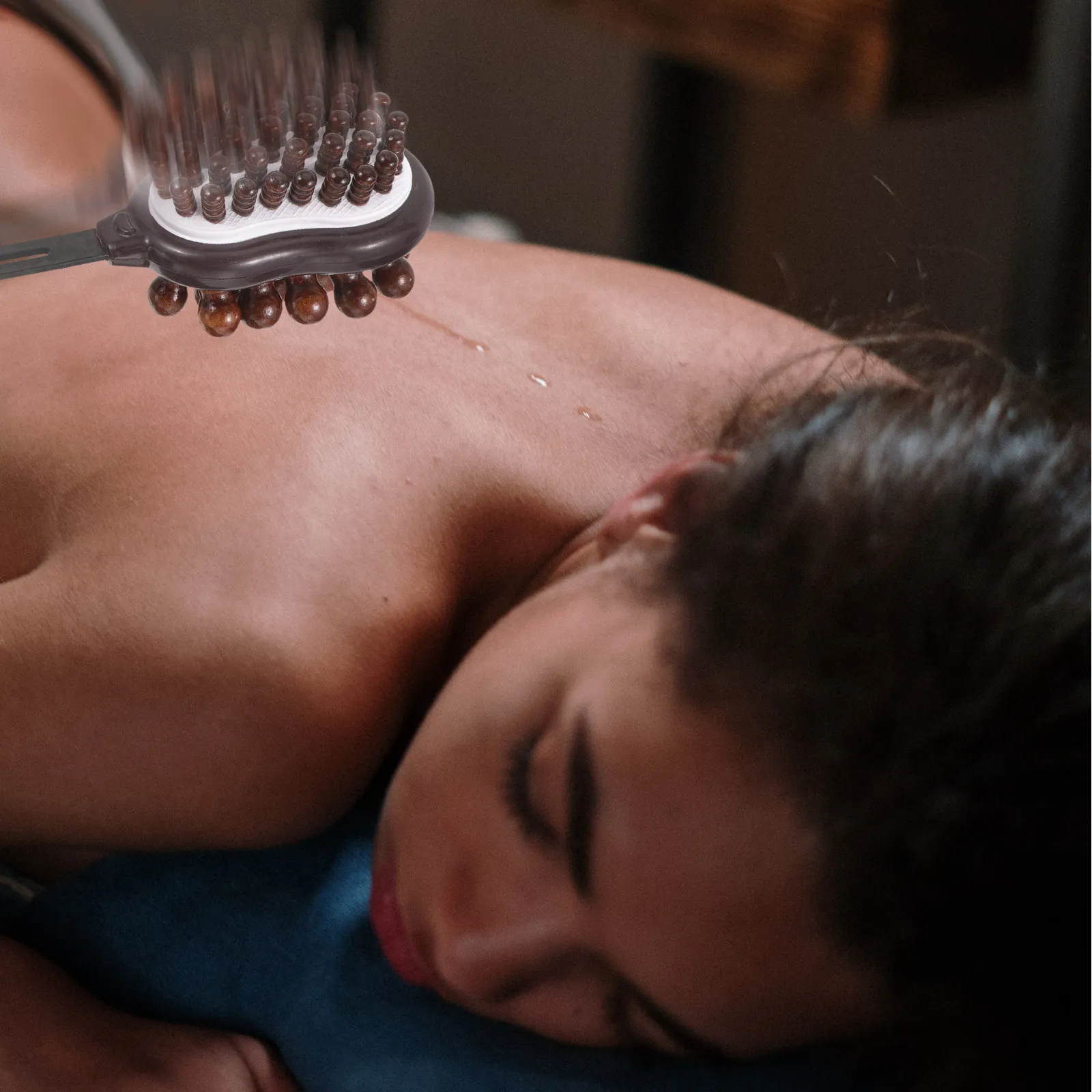 

Массажный молоток с деревянными бусинами и гладким ABS-корпусом, портативный, ручной перкуссионный массажер для плеч, спины и всего тела, для ручной терапии