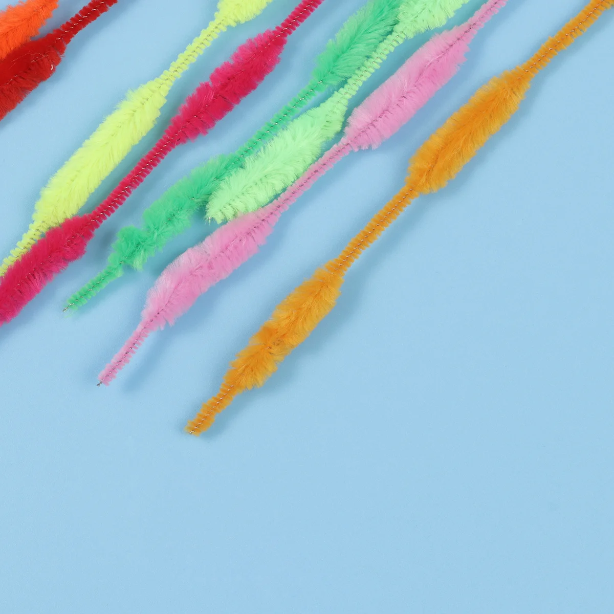 แท่งงานฝีมือหลากสี 100 ชิ้น แบบงอได้ บิดได้ สำหรับเด็ก ของเล่นเสริมสร้างจินตนาการ งานประดิษฐ์ ของเล่นเสริมพัฒนาการ เครื่องมือทำสวน