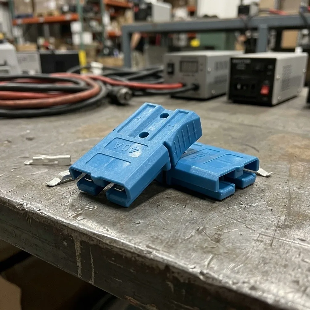 40A 2-Pole Terminal Connector for High-Current Battery Links in Electric Forklifts for stackers and New Energy Vehicle Platforms