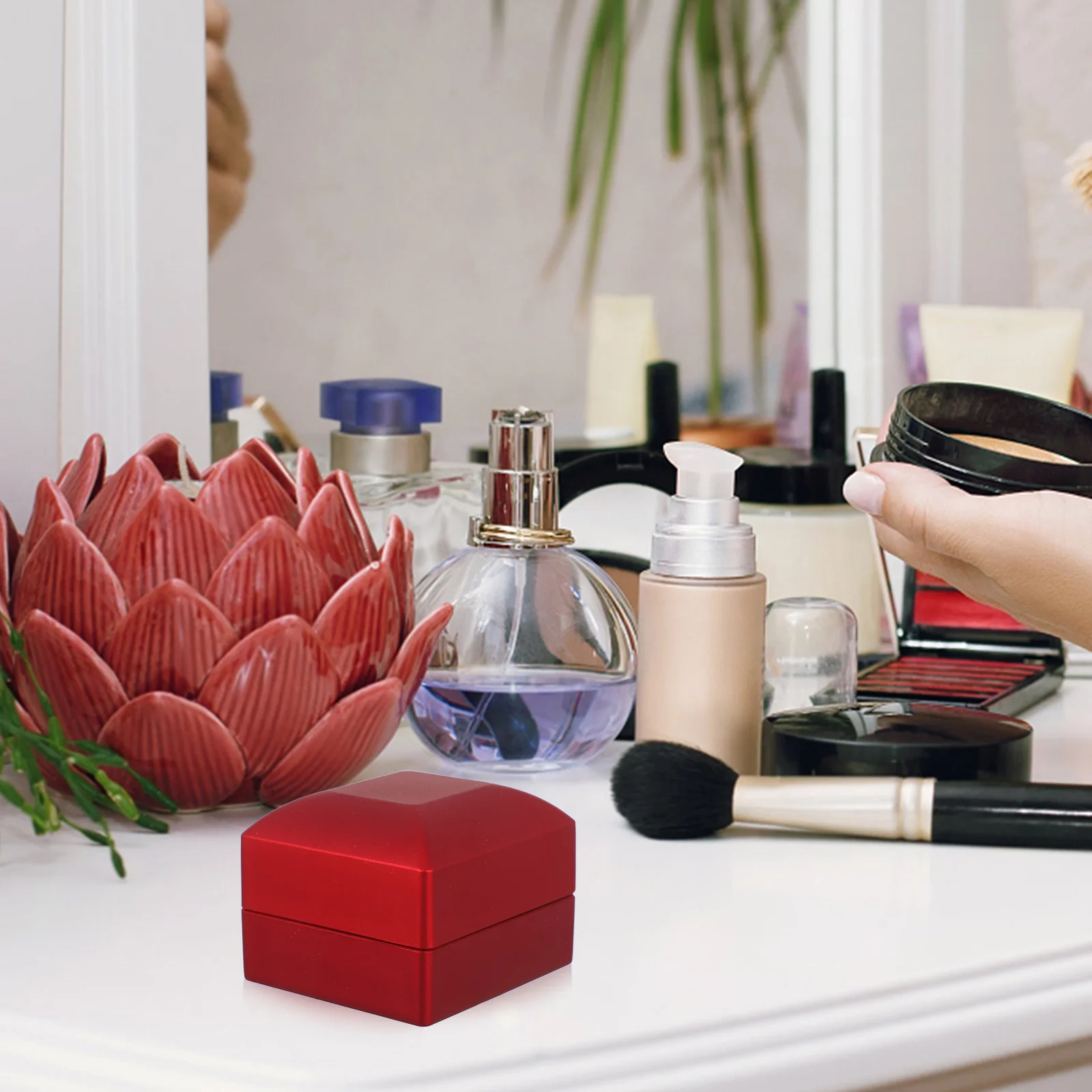 

Jewelry Proposal Ring Box LED Lamp Case Chic Storage Red Lacquered Wood Organizer