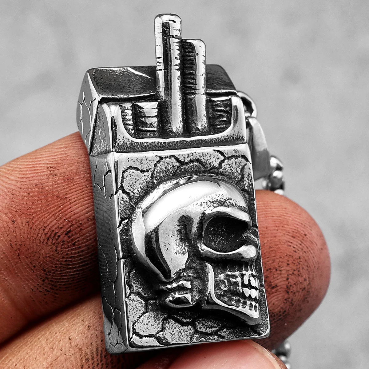 Gothic Skull Lighter Skull Cigarette Stainless Steel Men Women Necklaces Pendants Chain Punk Jewelry Creativity Gift Wholesale