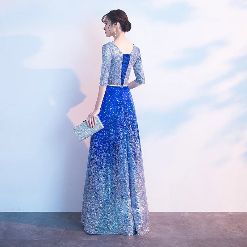 Abito da coro Costumi da performance lunghi femminili Host in abbigliamento da donna