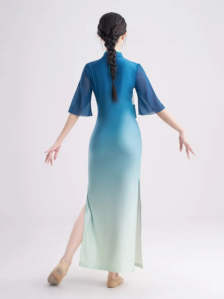 Seksowny Gradientowy Cheongsam Kostium do Tańca Klasycznego Wysoki Kołnierz Długi Rękaw Niebieski Hanfu Chińskie Ubrania Ludowe Nowy Rok