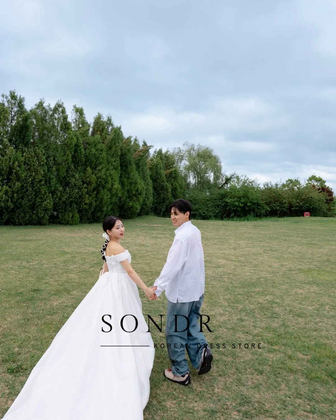 Sondr Off the Shoulder Hi-Lo Korean Wedding Dresses Hi-Lo Floor-Length Bridal Gown Customized Corset Back Photo Shoot Gown
