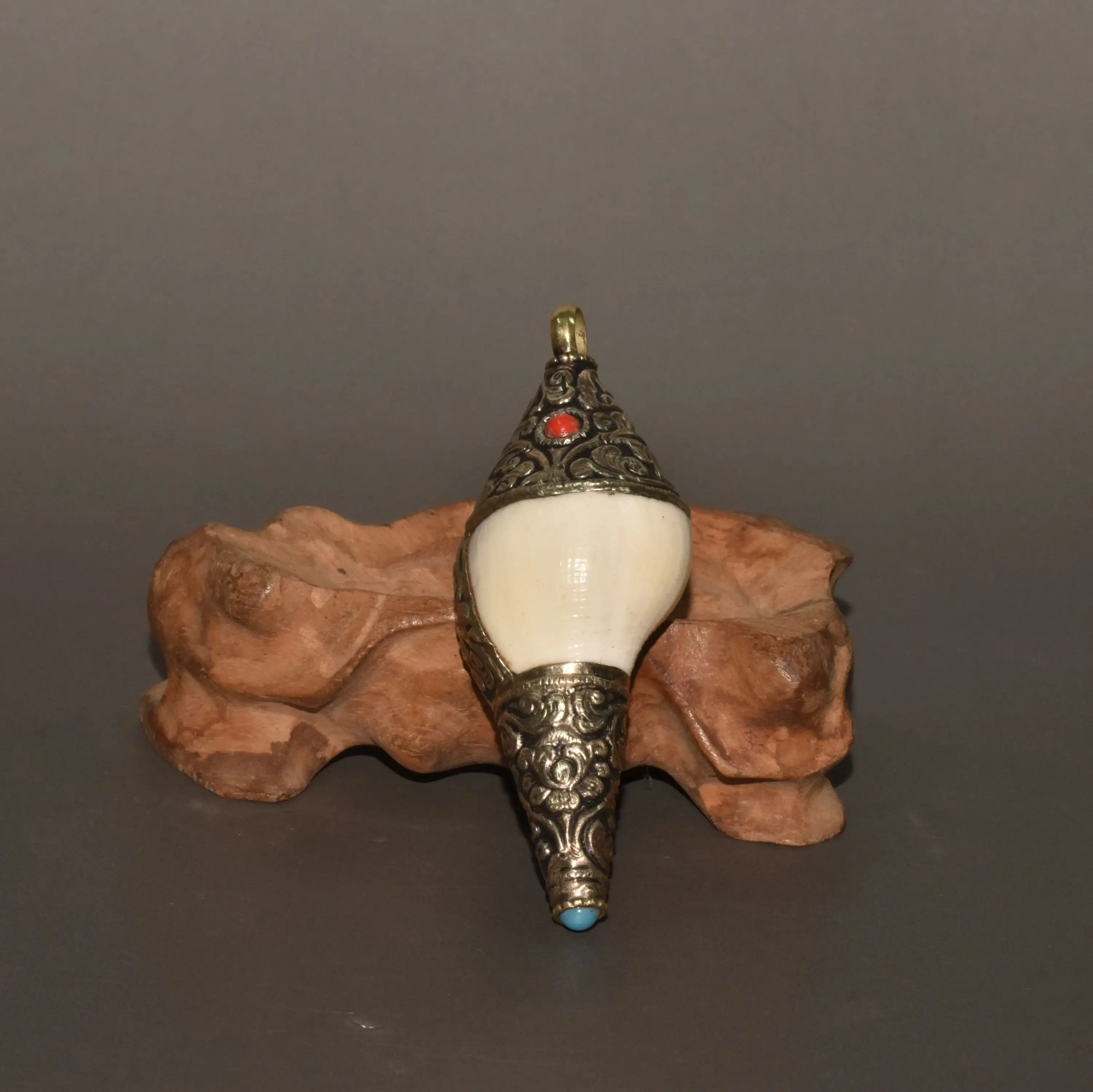 2.9”Handmade Nepal Tibetan Old Silver A Tibet Buddhism Silver Inlay Gem Turquoise Shell Conch Horn Trumpet Mini Pendent