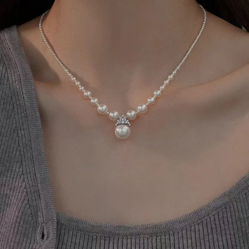 

Maple Leaf Crown Shi Family Pearl Necklace for Women2024New Luxury Niche High-end Clavicle Chain Vintage Forest Style Choker