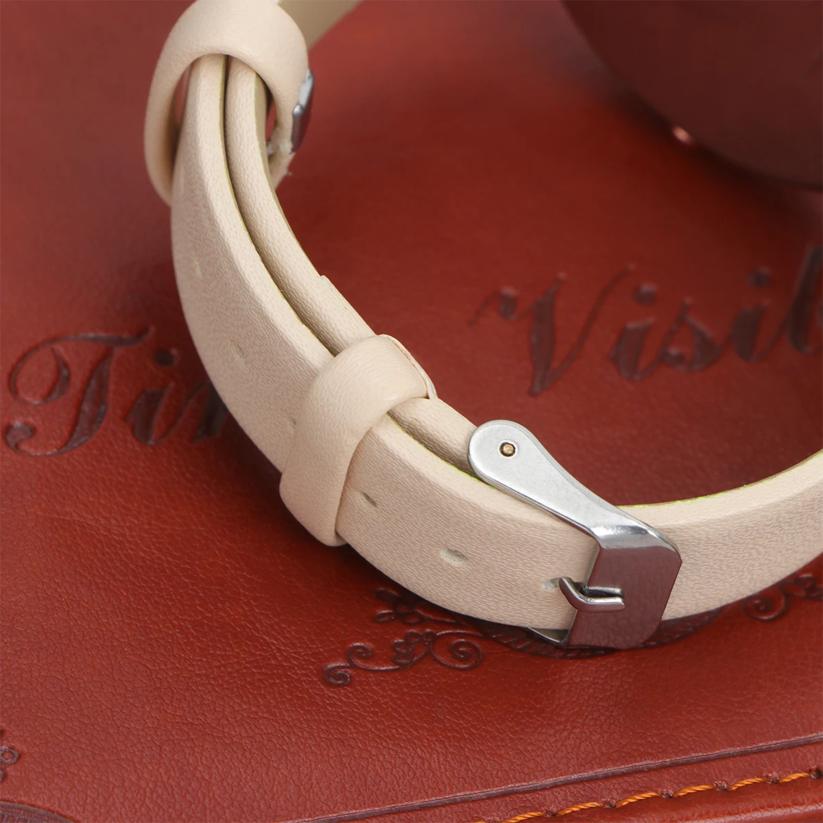 

Fashion Women Quartz Watch Pu Strap Quartz Watch For Ladies Casual Daily Wear Party Wedding Gift White