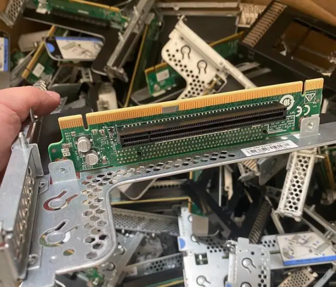 

Карта расширения HR630X PCEI, двусторонняя поддержка PCIE X16 01GV296