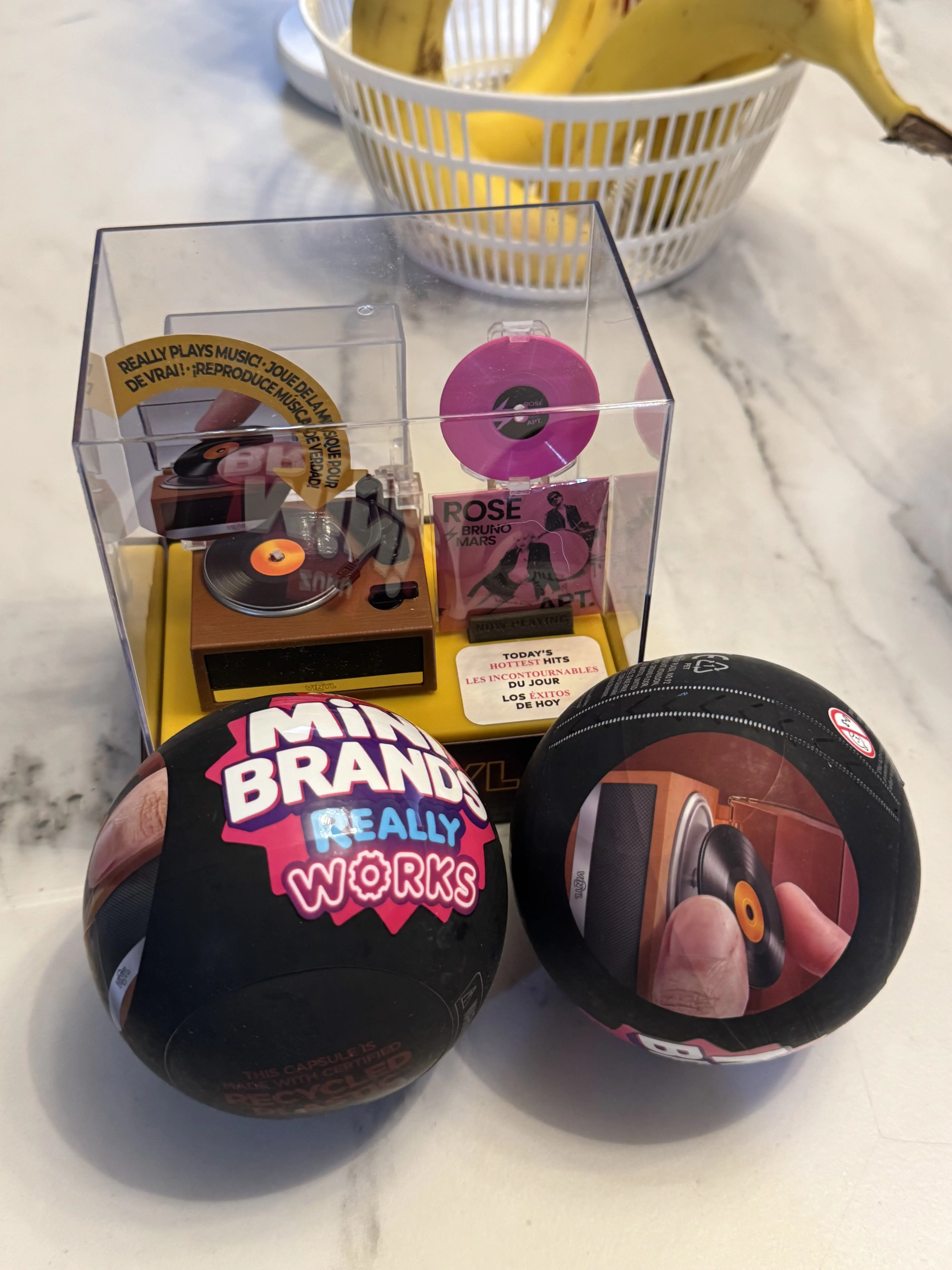Новинка: Виниловый шарик-сюрприз Zuru Mini Brands с миниатюрными игровыми дисками – коллекционный подарок, идеальный для любителей музыки – миниатюра
