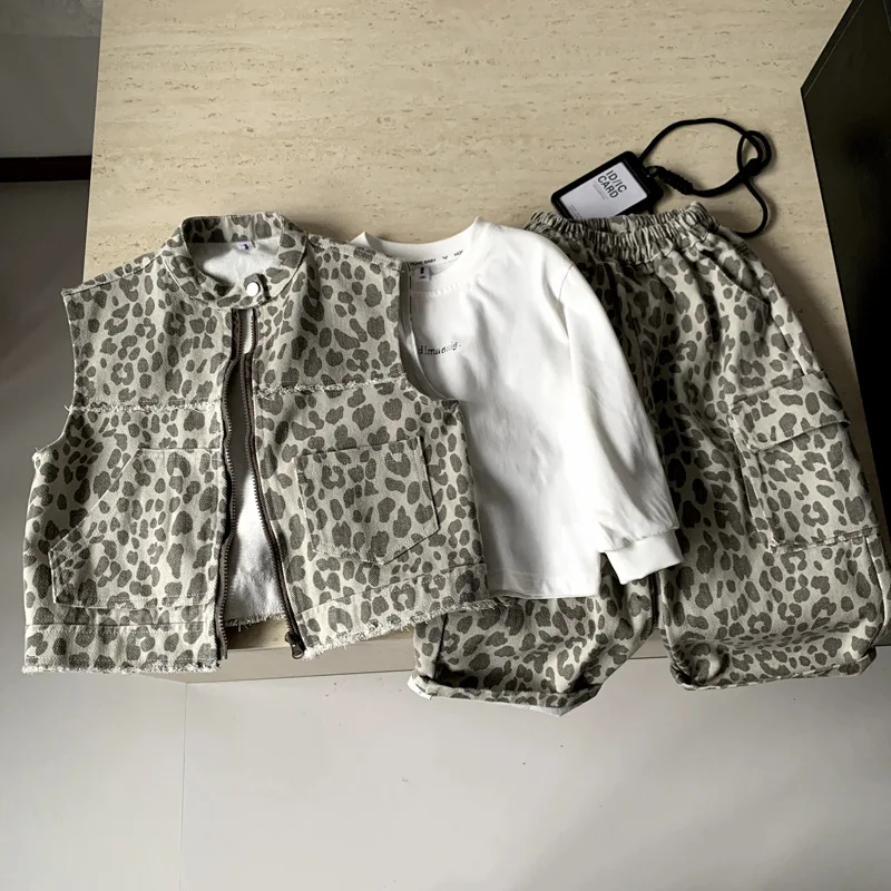 Set 2026 Spring and Summer New Childrens Wear Korean Style Boys and Girls Foreign Leopard Print Vest T-shirt Pants Three Sets