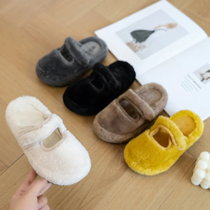 

Модная повседневная обувь на плоской подошве для девочек, зима 2029, новый стиль, детские меховые тапочки, удобные нескользящие домашние хлопковые тапочки для девочек, Zapatos