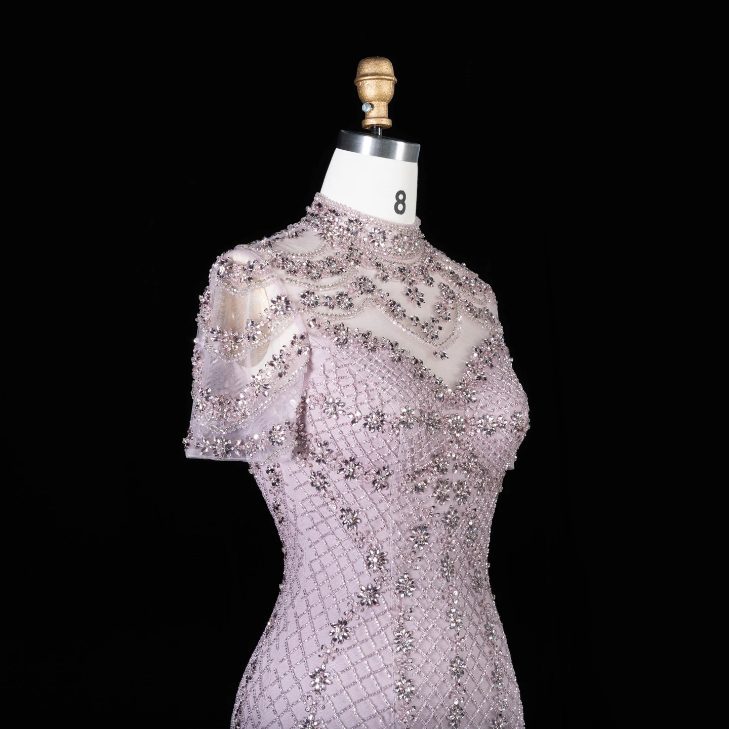 Sharon Said Abendkleid mit hohem Kragen in Champagnerfarbe, kurzen transparenten Ärmeln, Gittermuster, Strass, Meerjungfrauen-Schnitt, formelles Anlasskleid, Partykleid SS185, maßgeschneidert. – Detail 13