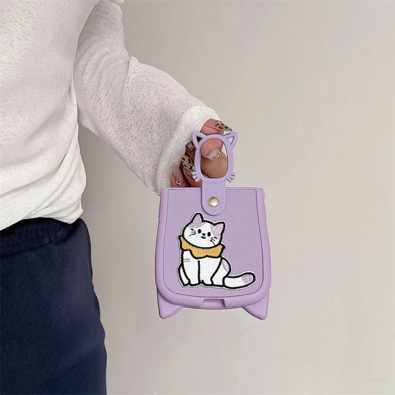 Embroidered Cat Phone Case for Samsung Galaxy Z Flip 6 5 4 3 Protective Back Cover for ZFlip4 ZFlip5 ZFlip6 Case