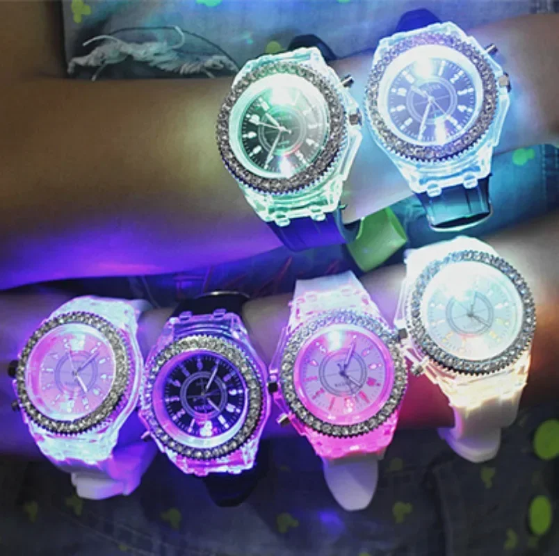 

led Flash Luminous Watch Personality trends students lovers jellies woman men's watches 7 color light WristWatch bayan kol saati