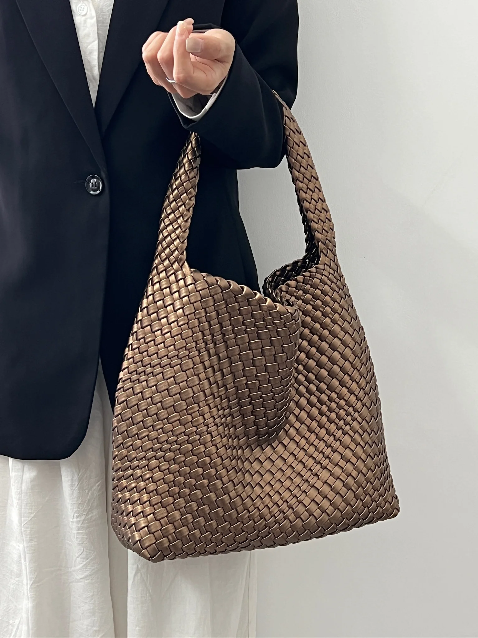 Women's bags Luxury Designer Shoulder bag High capacity PU leather hand woven Women's handbag