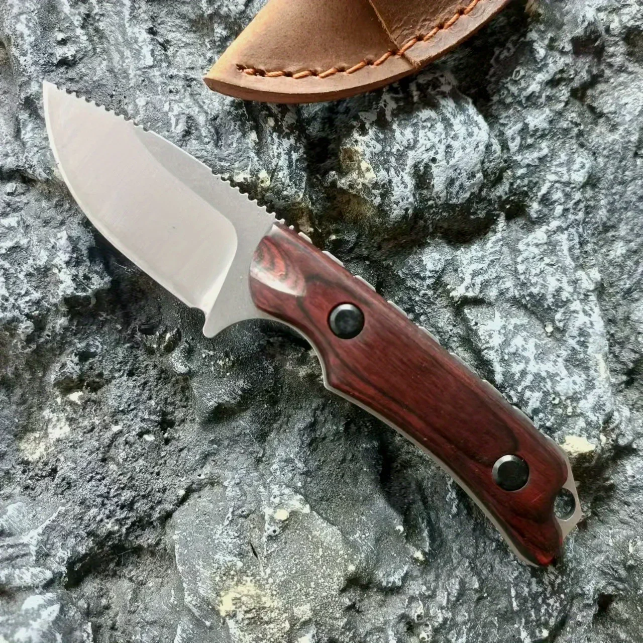 

15017 Outdoor Multi-purpose Small Straight Knife 8Cr13 Steel Fixed Blade Wooden Handle EDC Knife Camping Survival Portable Tools