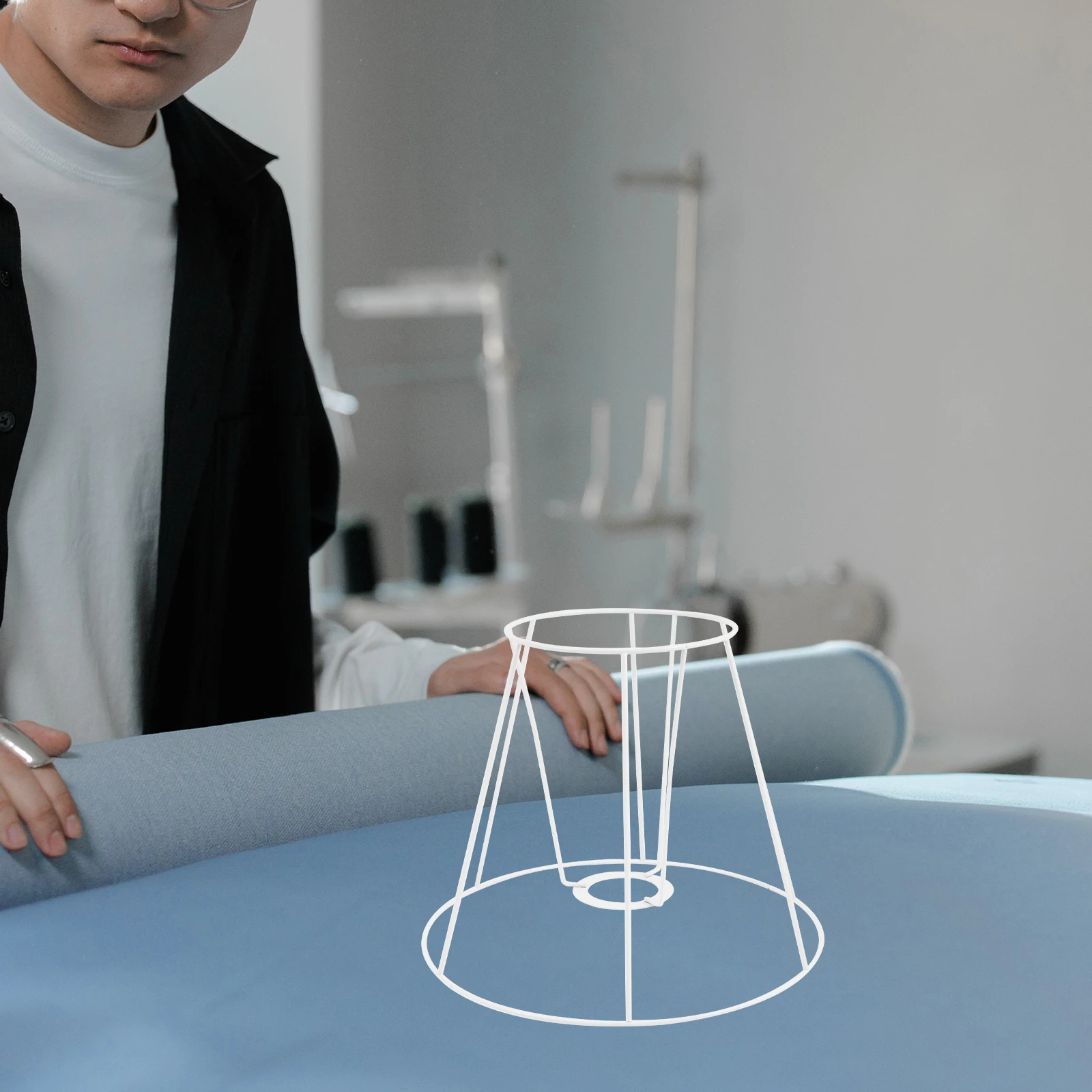 

DIY Lampshade Frame Iron Material 13x24x19cm Table Lamp Desk Light Modern Appearance Easy Install Home Office Cafe Decorative
