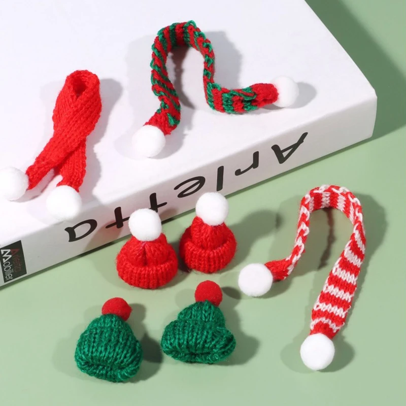 20pcs Christmas Holiday Decoration Mini Christmas Caps Knitted Scarves Miniature Clothes Red and Green Xmas Ornament Accessory