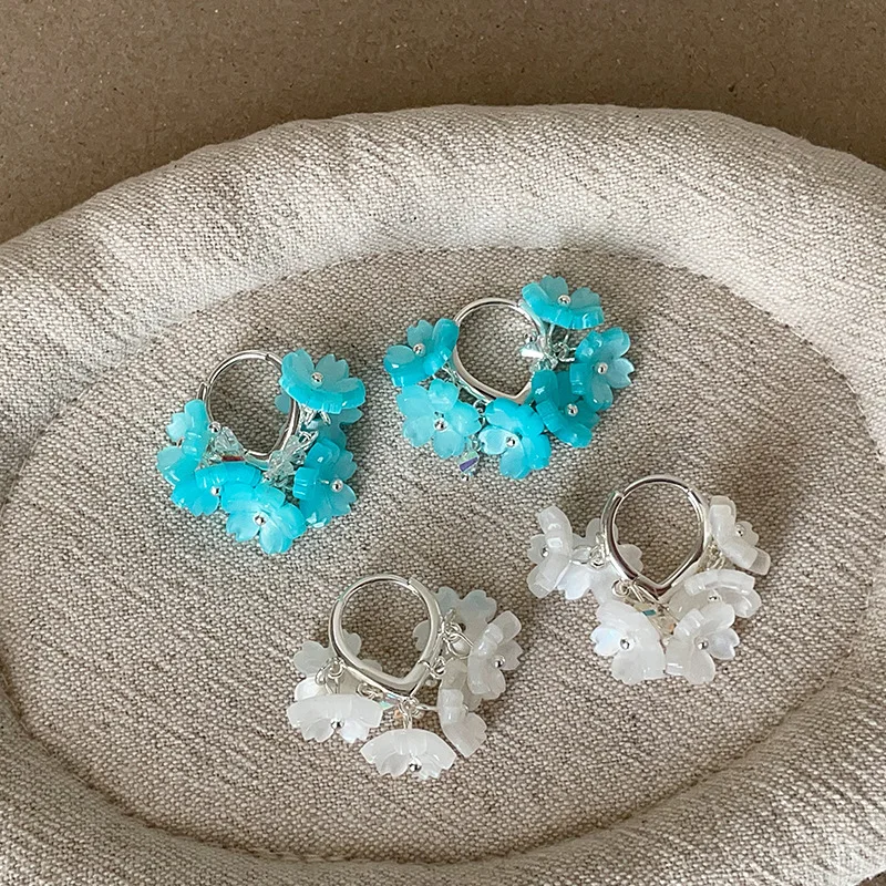 Minar Sweet Blue White Color Resin Flower Tassel Hoop Earrings for Women Silver Plated Copper Party Holiday Jewelry Wholesale