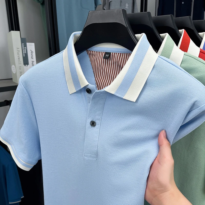 

Роскошная мода мужские короткие рукава Polo рубашки новые воздухопроницаемые комфортабельные личность двухцветные перевернутый воротничками футболки летние отдыха топы