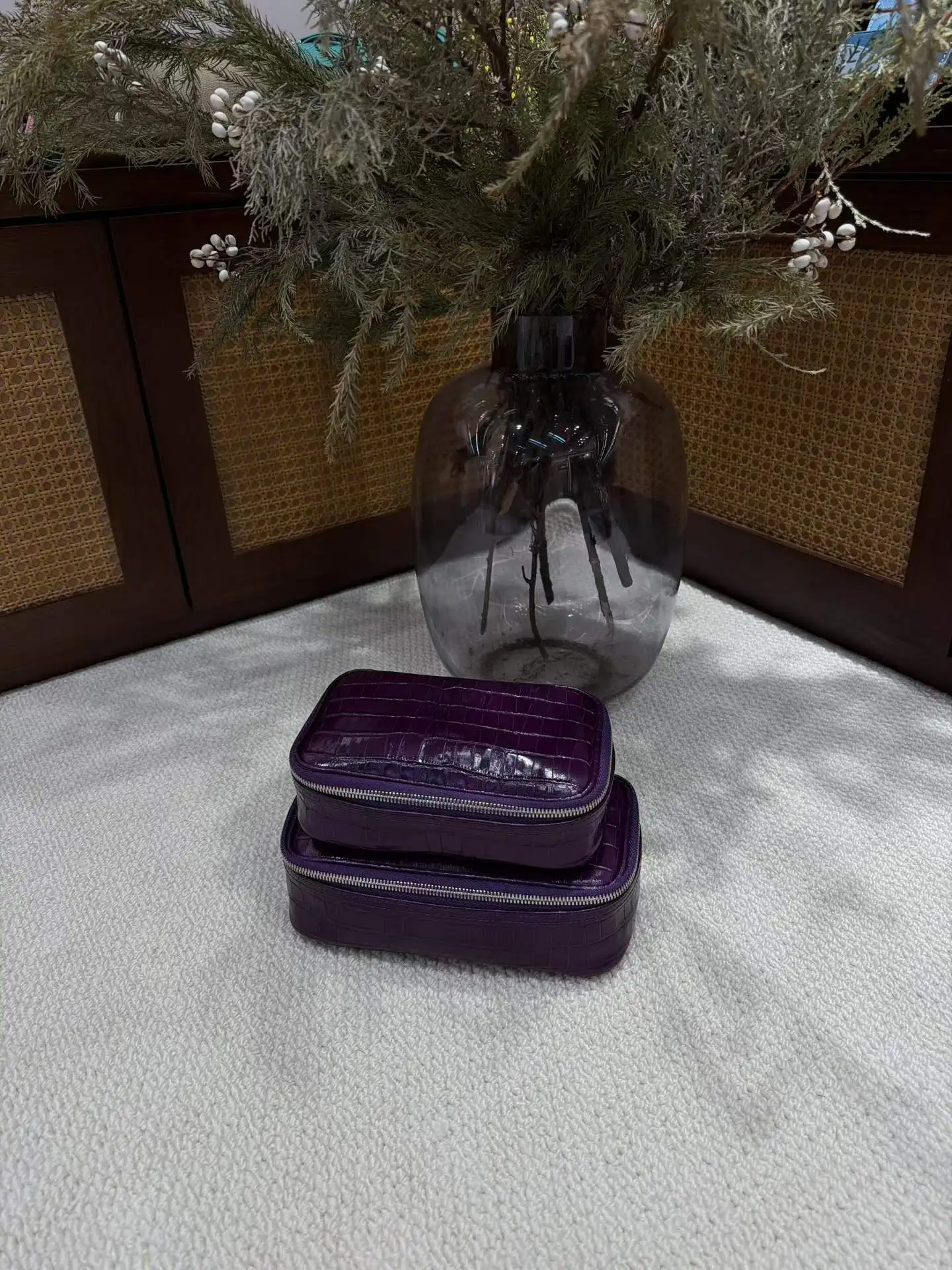 Krokodil-Geprägte Leder Mini-Kosmetiktasche Toilettenartikel-Organizer Tragbare Kosmetiktasche in Verschiedenen Farben und Größen Erhältlich – Detail 14