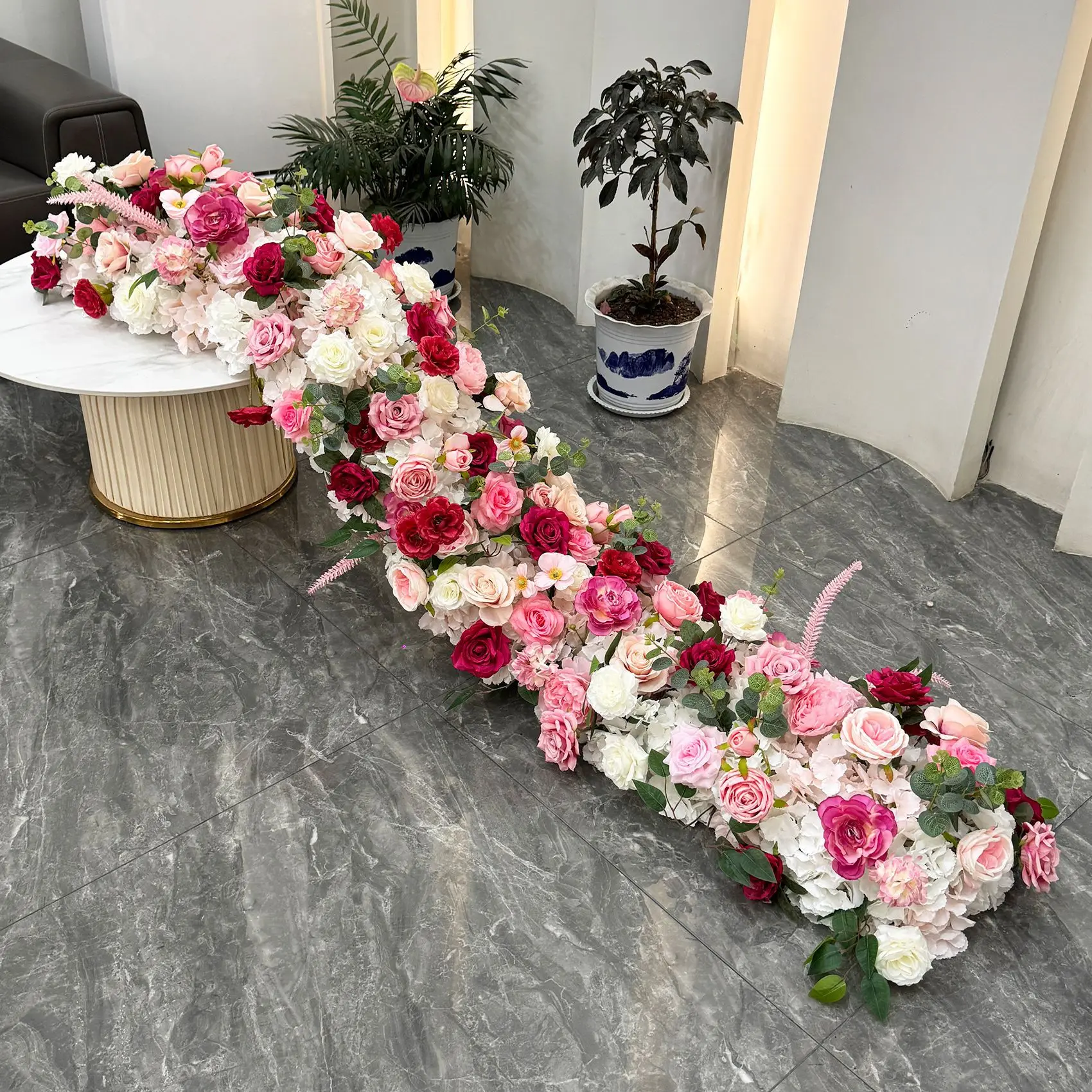 NEUE Lila Maßgefertigte Künstliche Rosenblumen Luxuriöse Blumenreihe für Tisch, Sofa, Läufer, Mittelstück, Hochzeitsfeier, Hintergrund, Wanddekoration – Detail 6