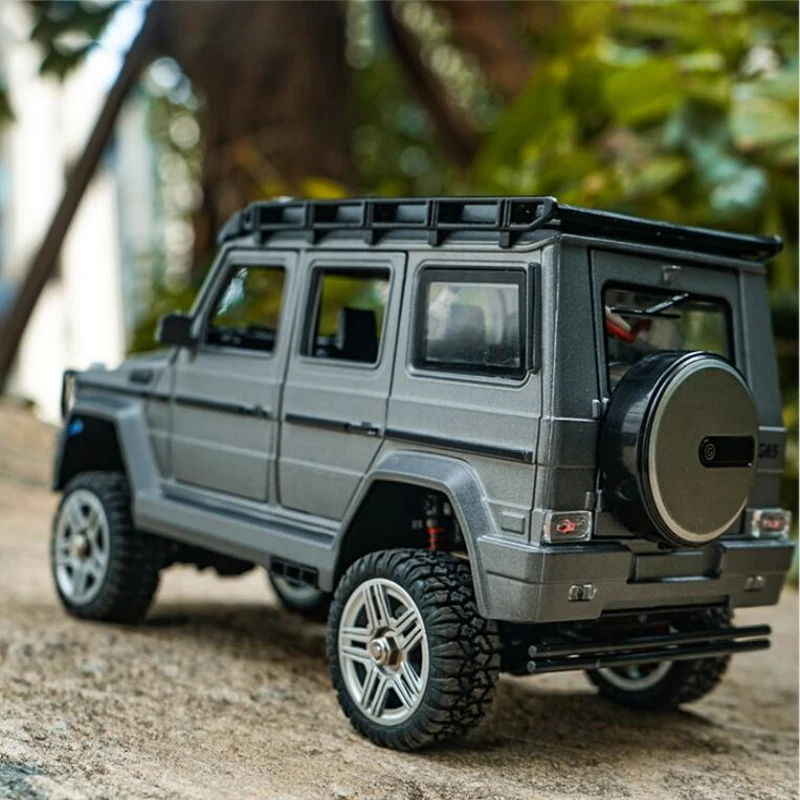 Ganze Autolichter Offene Tür Professionelles RC-LKW-Modell 1:24 Full Scale 4WD-Bremsfunktion Simulation Innen MINI RC-Autospielzeug