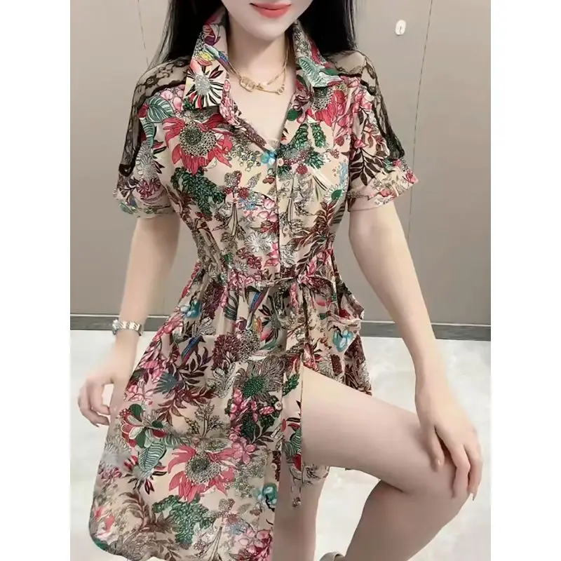 2024 Summer New Light Luxury Lace Splicing Printed Lace Straightening Waist for Skinny Look Women Flip Collar Short Sleeve Dress