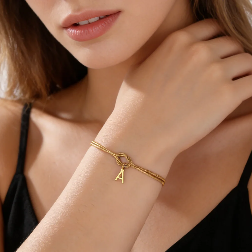 Bracelets avec nœud d'amour et initiales de l'alphabet A-Z, pour femmes et hommes, en acier inoxydable, couleur or, chaîne serpent, cadeau d'anniversaire