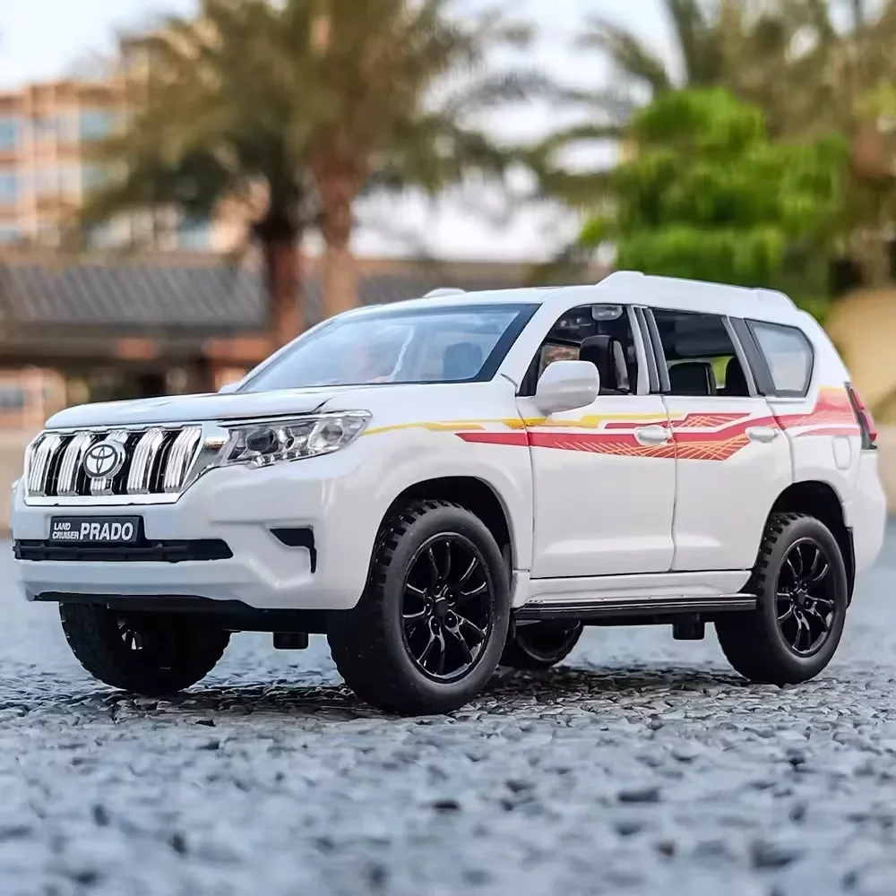 1:32 Toyota Prado Speelgoed Auto Modellen Zinklegering Wiel Trek SUV met Lichte Muziek Miniatuur Voertuigen voor Jongens Ornamenten Geschenken