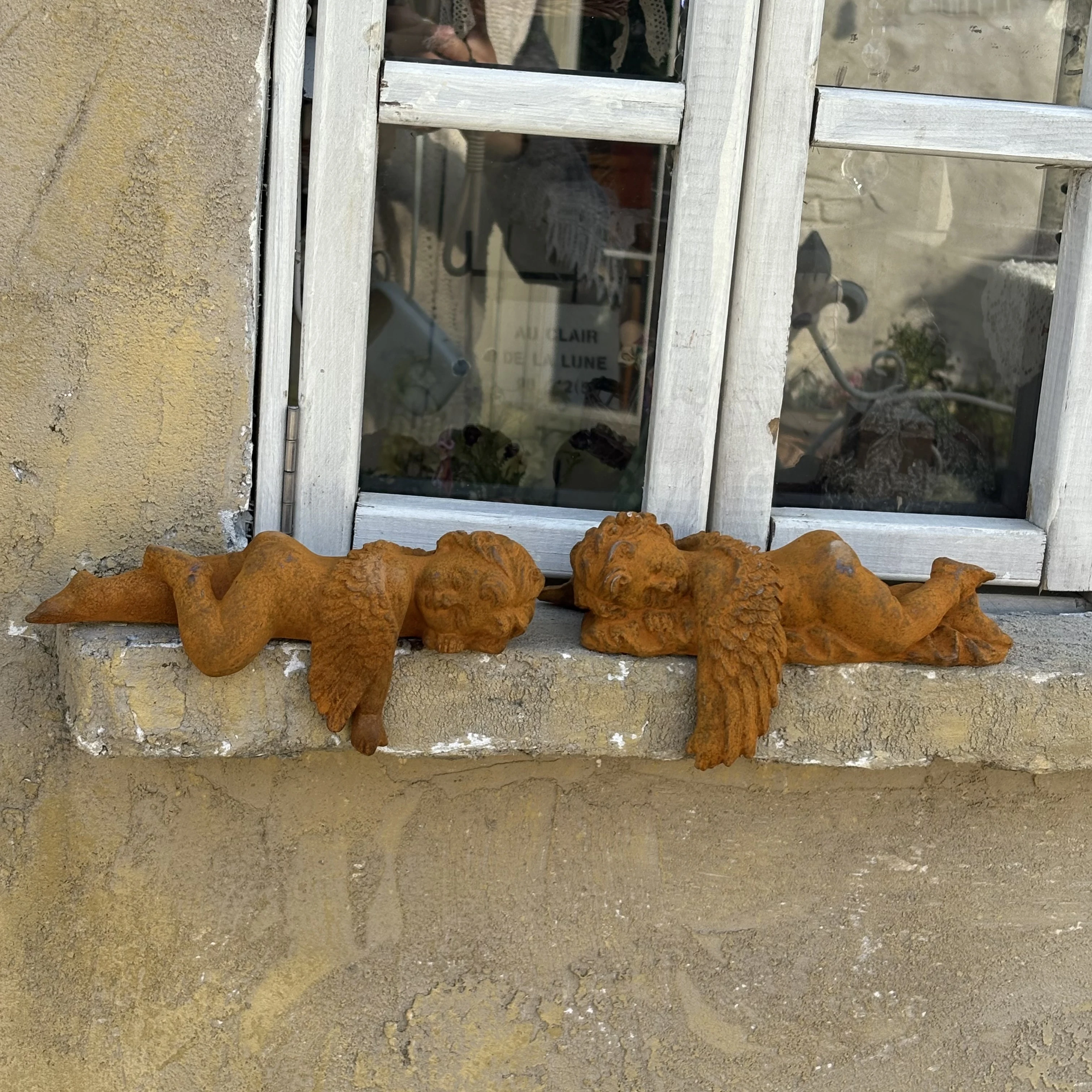 FOr Garden balcony courtyard landscaping, cast iron distressed rust-colored fairy flowerpot ornament, window sill ornament
