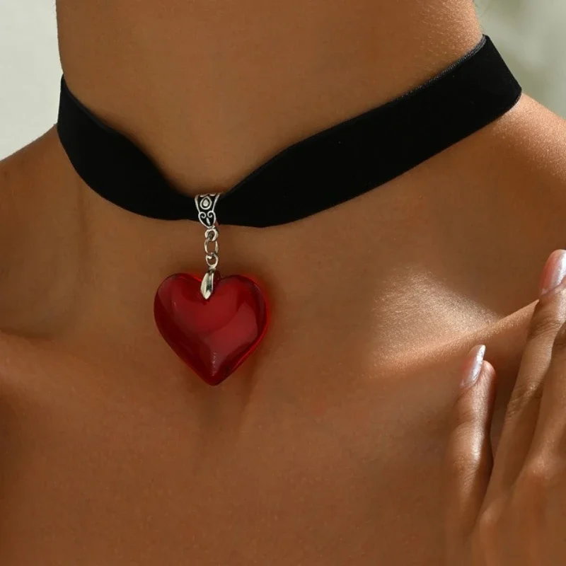 Bilandi Modern Jewelry Black Cord Choker Red Glass Heart Pendant Necklace For Women Fashion Accessories Hot Sale Dropshipping