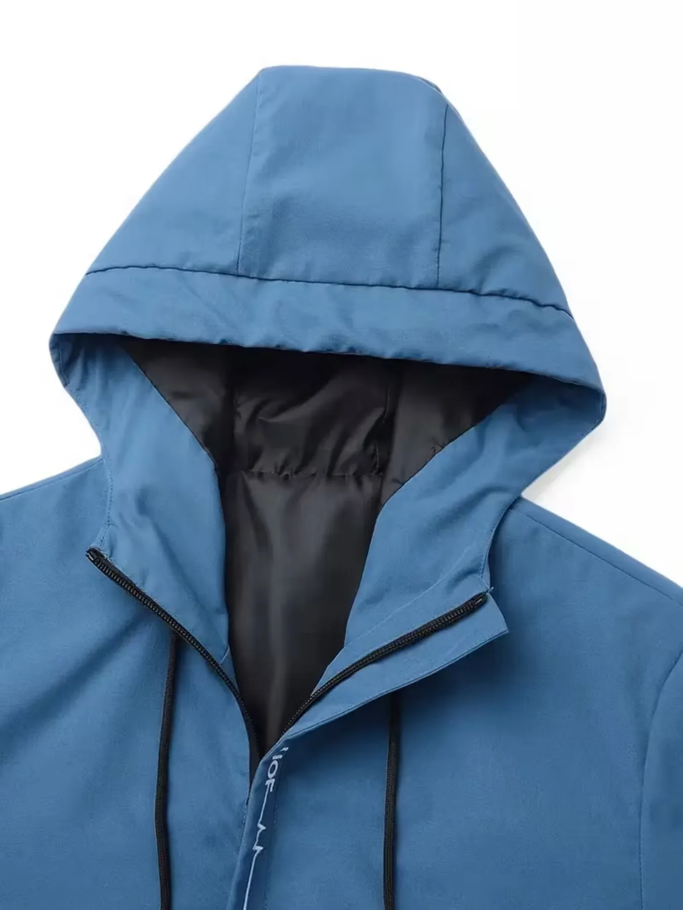 Die wind- und wasserdichte Jacke ist mit dem Aufdruck "YAMA" versehen und hat eine lockere Passform, geeignet für Motorrad-Enthusiasten. – Detail 4