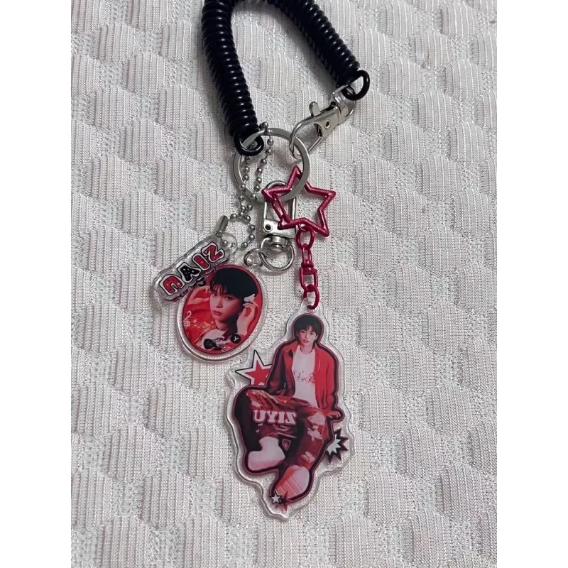 Nueva venganza amor Zi Yu personalidad creativa personaje periférico acrílico llavero libro embalaje decoración colgante Festival regalo